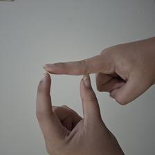 Isyarat fingerspelling huruf P