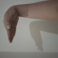 Isyarat fingerspelling huruf Z